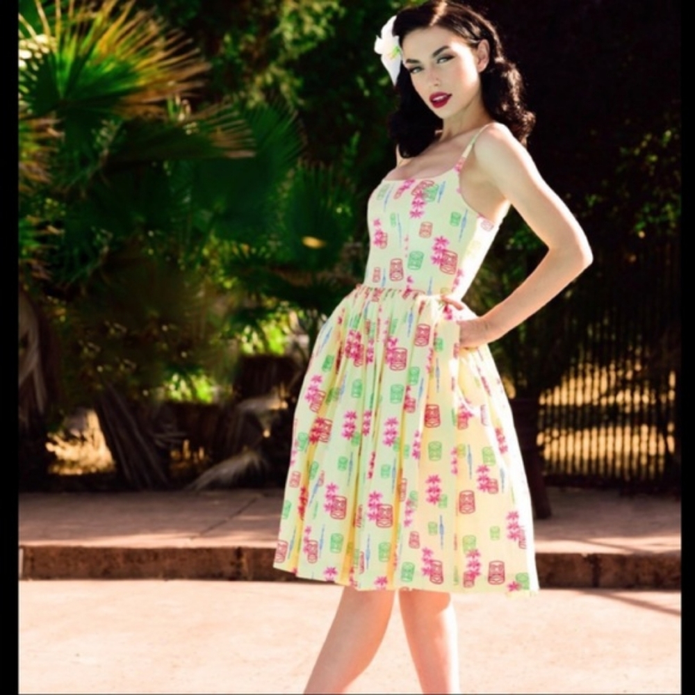 PUG NWOT Pinup Couture Jenny Dress in Yellow Tiki 3X Pinup Girl Clothing EUC